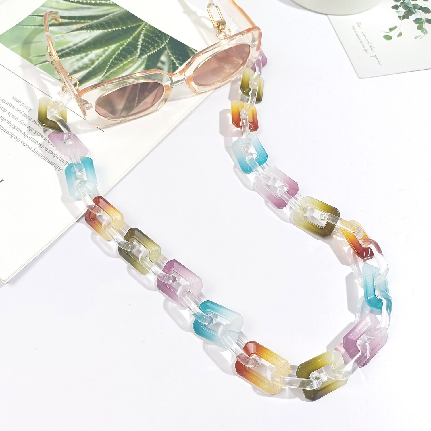 Gracie Fashion-forward Acrylic Metal Glasses Chain