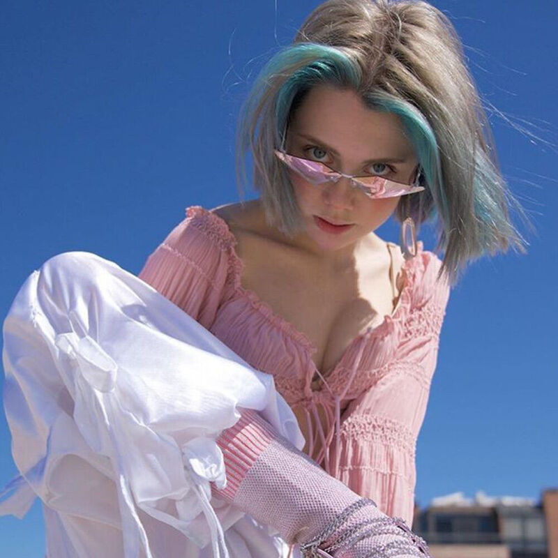 Locket Geometric Pink Sunglasses