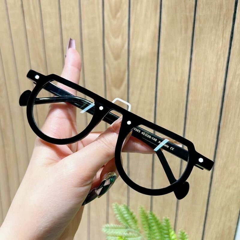 Maria Round Black Glasses