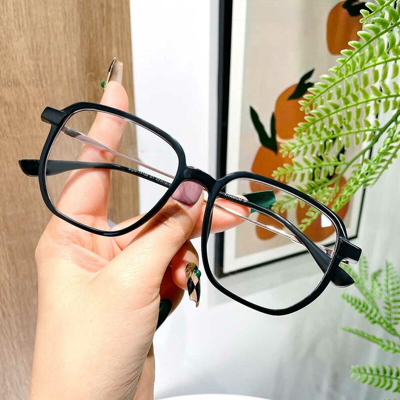 Arvin Square Black Glasses