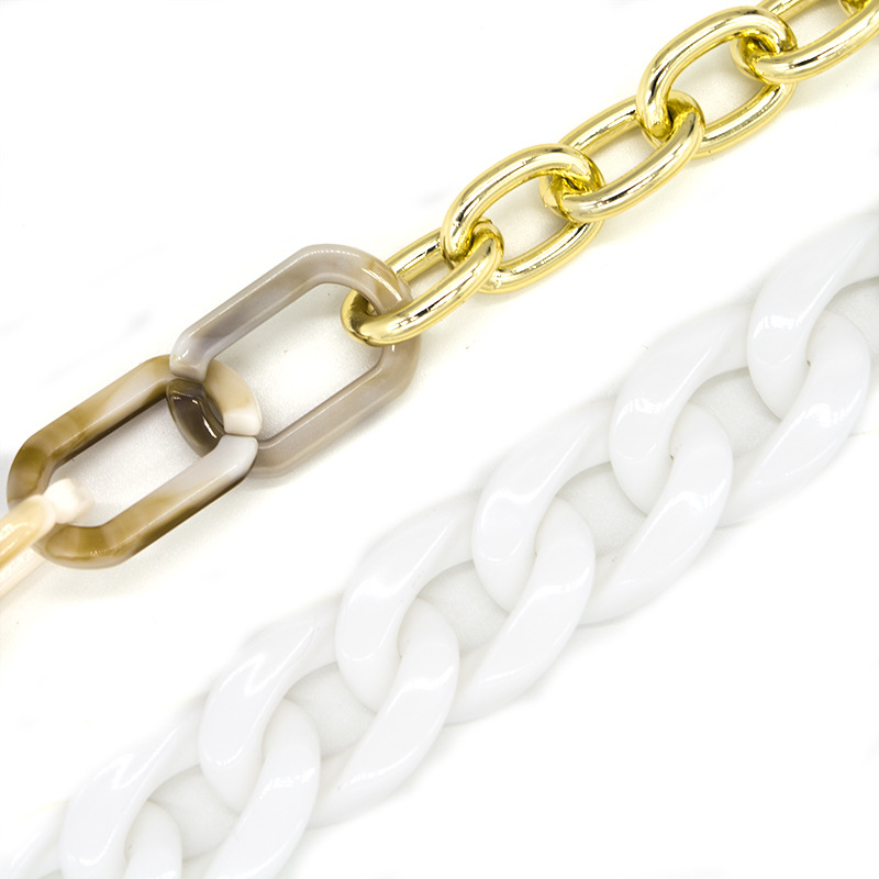 Doreen Moderne Acryl Metall Brillenkette Weiß