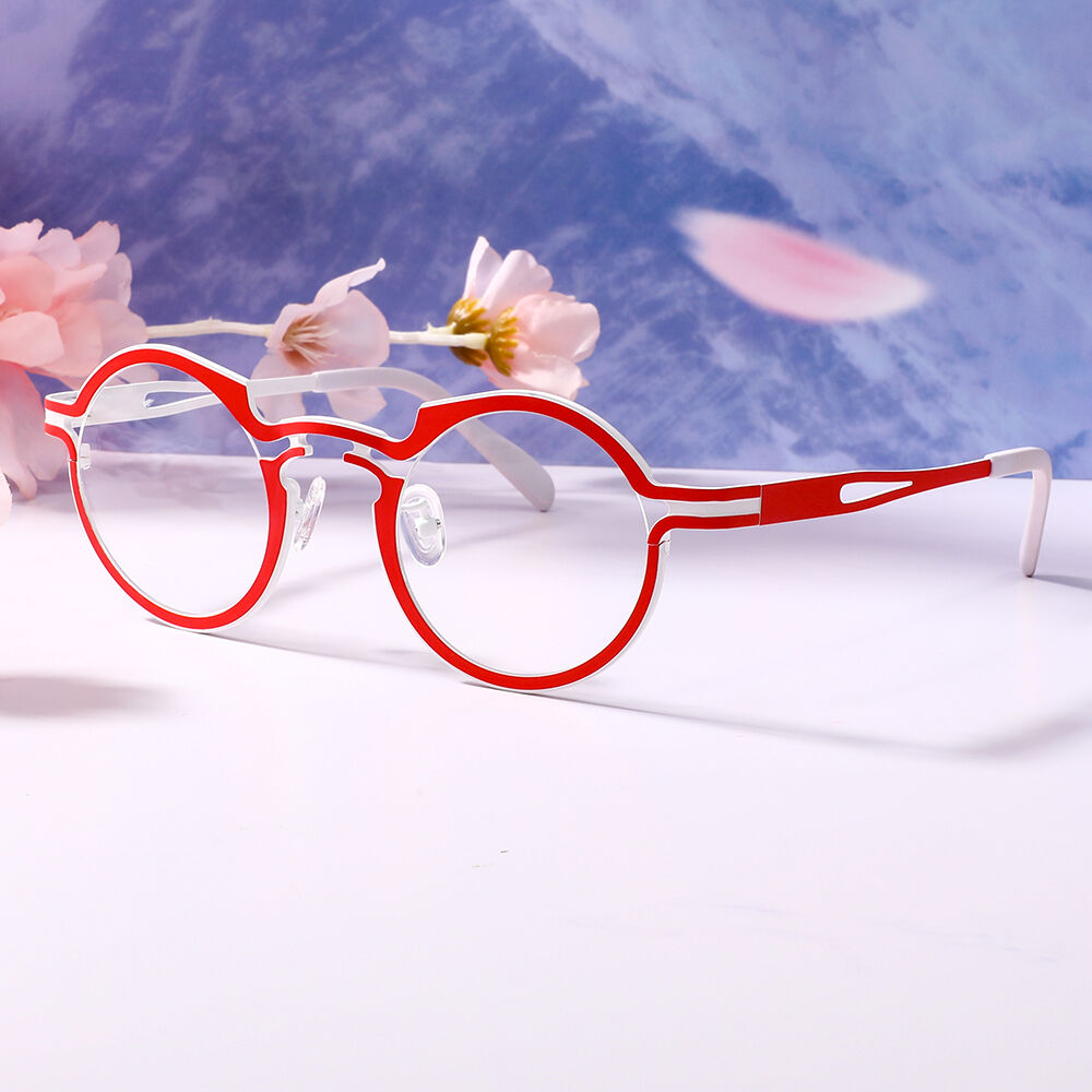 Macadam Round Red Glasses
