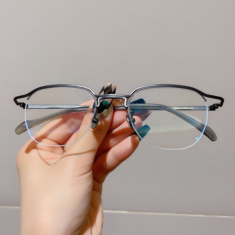 Hayda Square Black Glasses