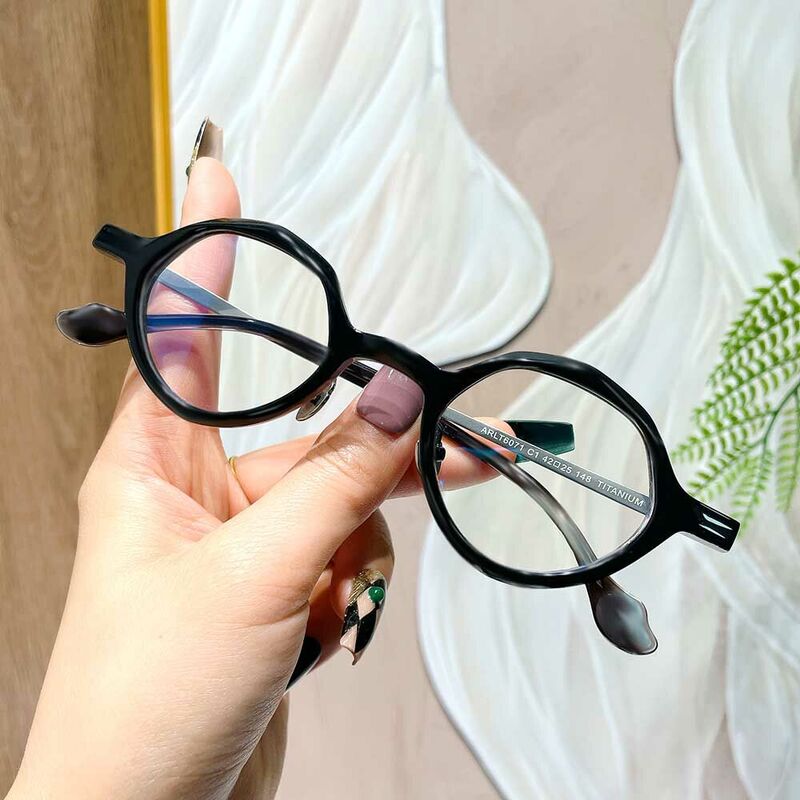 Payne Geometric Black Glasses