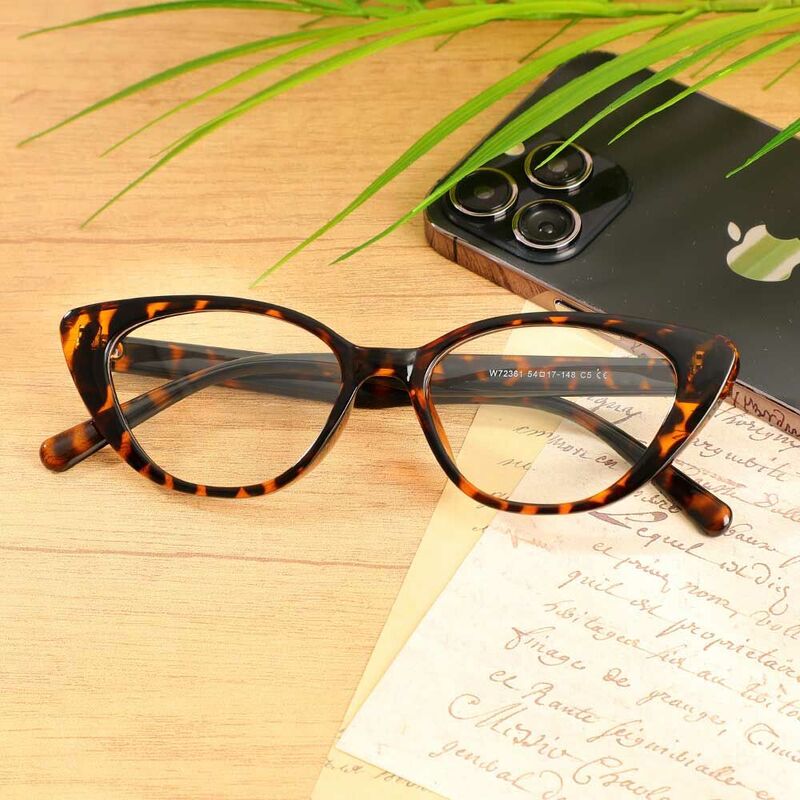 Tabitha Cat Eye Tortoise Glasses