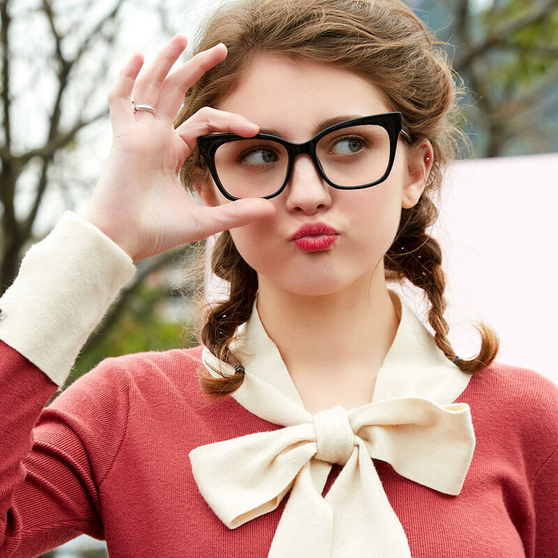 Solitaire Cat Eye Black Glasses