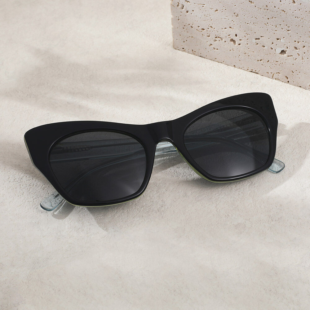 On Stage Cat Eye Black/Grey Sunglasses