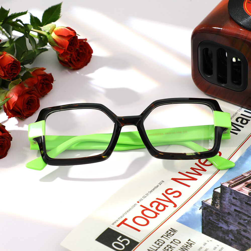 Washing Geometric Tortoise Glasses