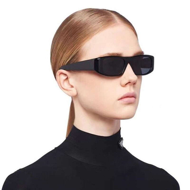 Ginny Oval Black Sunglasses