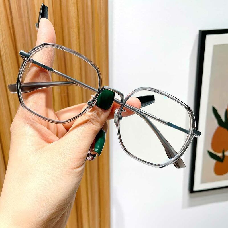 Morga Geometric Gray Glasses