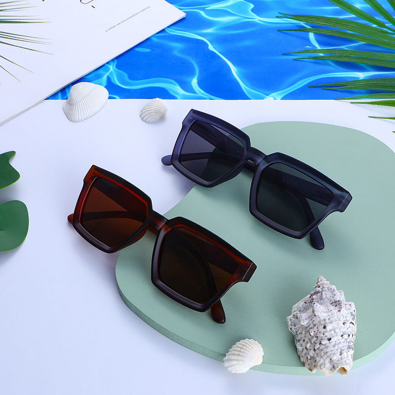 Slim Slim Rectangle Grey Sunglasses