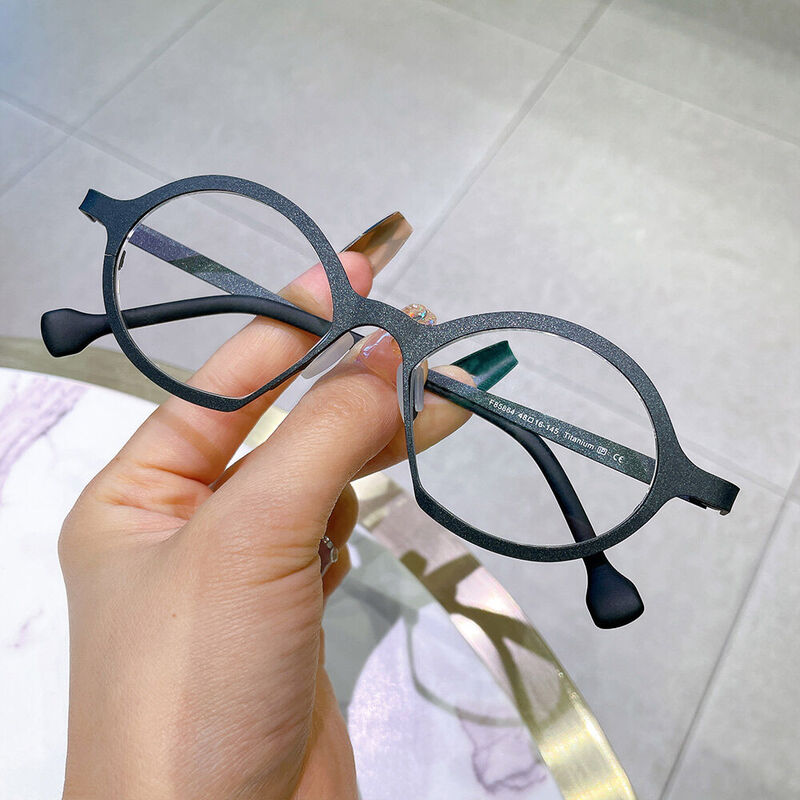 Noel Round Black Glasses