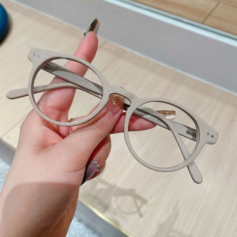 Lucia Runde Braune Brille