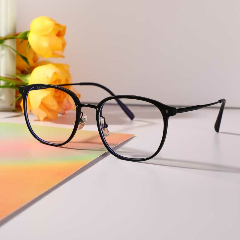 Tout Square Black Glasses