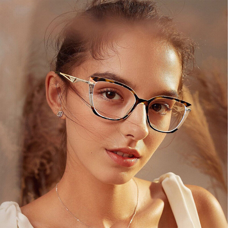 Robbiee Cat Eye Tortoise Glasses