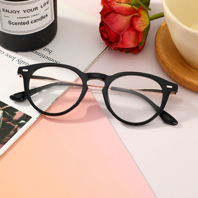Noel Round Black Glasses