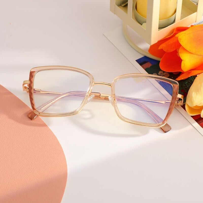 Zora Cat Eye Champagne Glasses