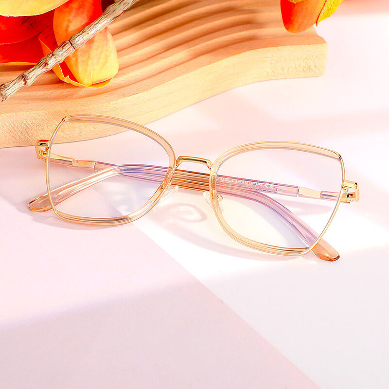 Novia Cat Eye Champagne Glasses