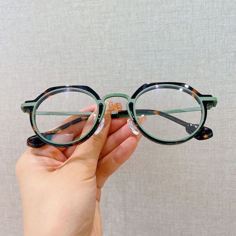 Bevia Round Green Glasses