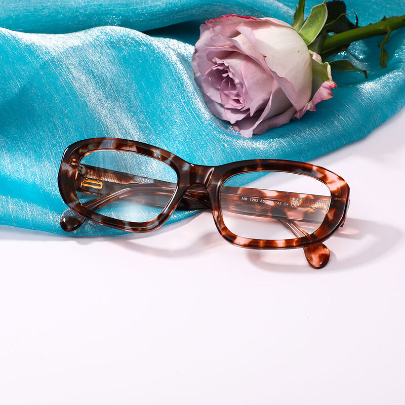 Quia Oval Tortoise Glasses