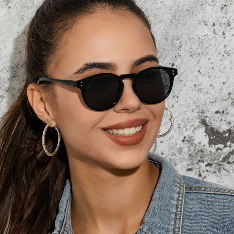 Seah Round Black Sunglasses