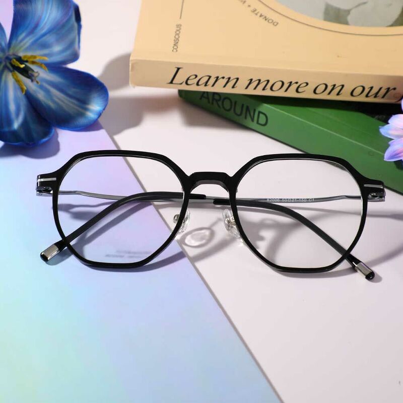 Curme Geometric Black Glasses