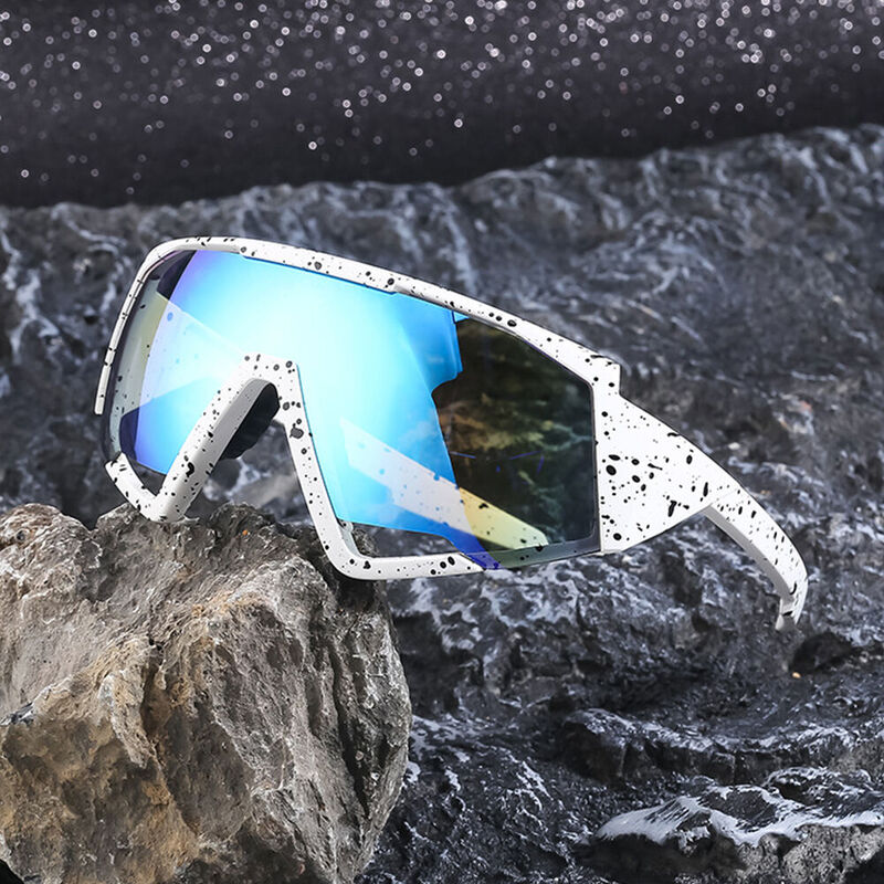 Surge Geometric White Black Sunglasses