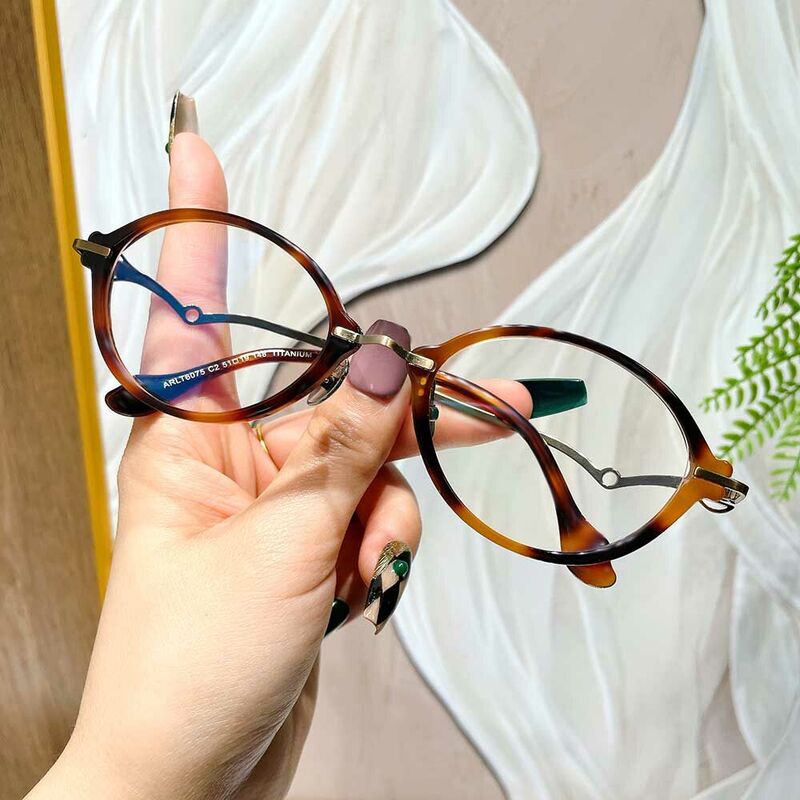 Corneliu Ovale Schildkröte Brille