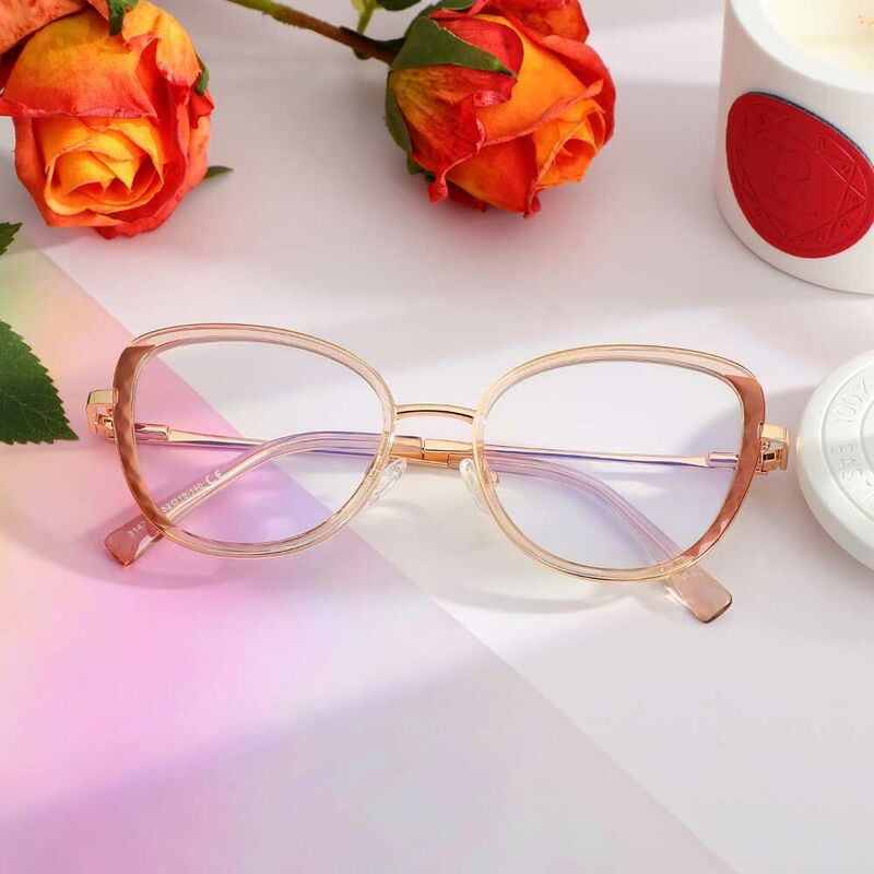 Sharon Cat Eye Champagne Glasses