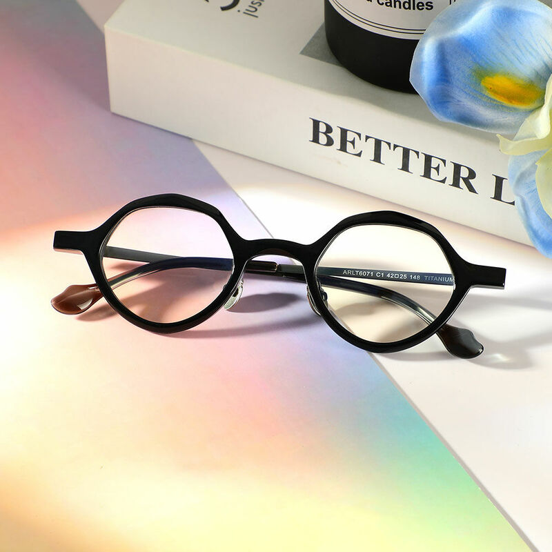 Payne Geometric Black Glasses