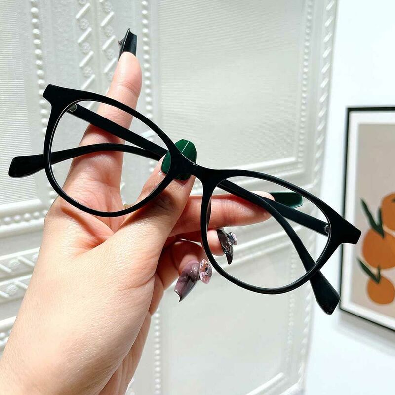 Nelly Oval Black Glasses