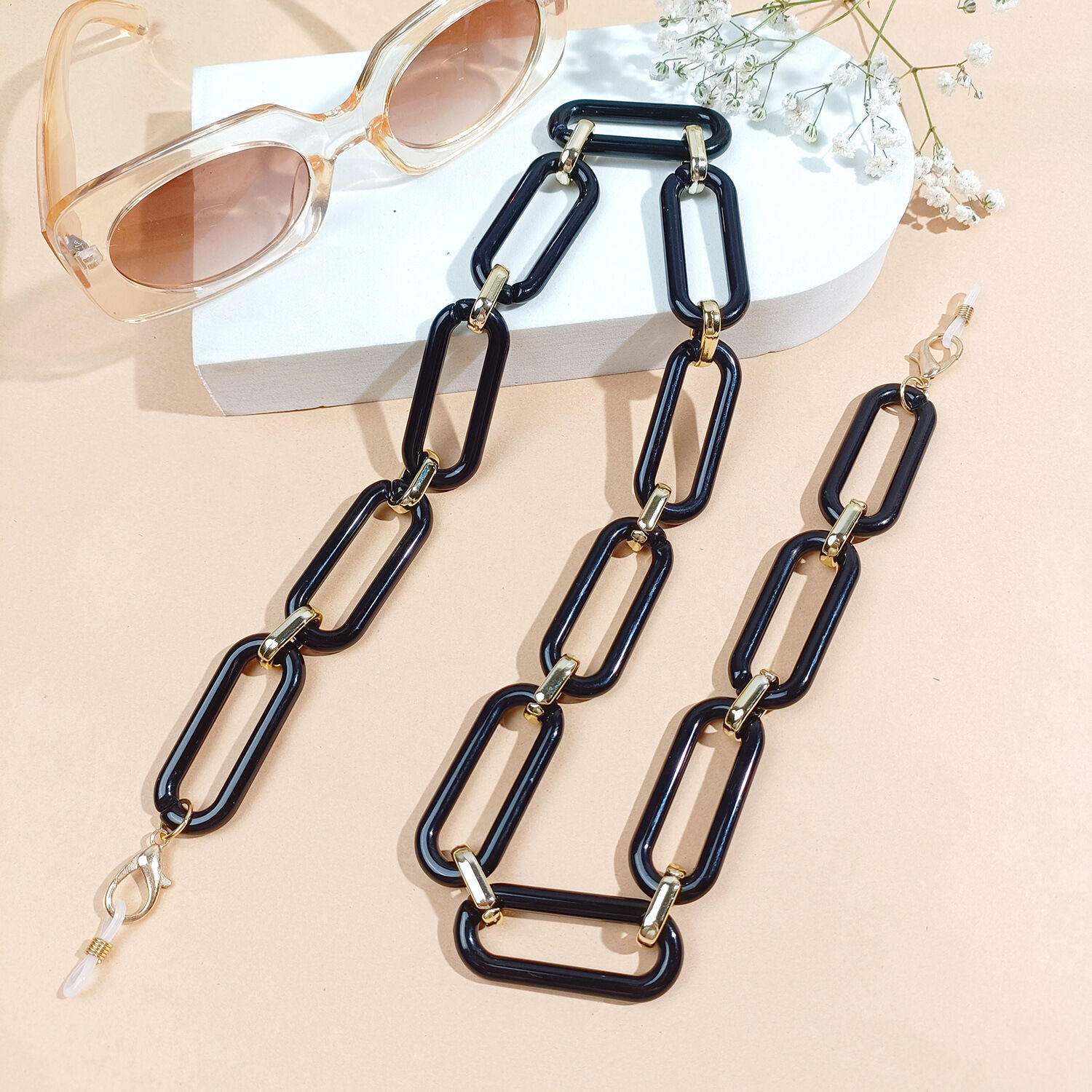 Liz Glamorous Acrylic Metal Glasses Chain