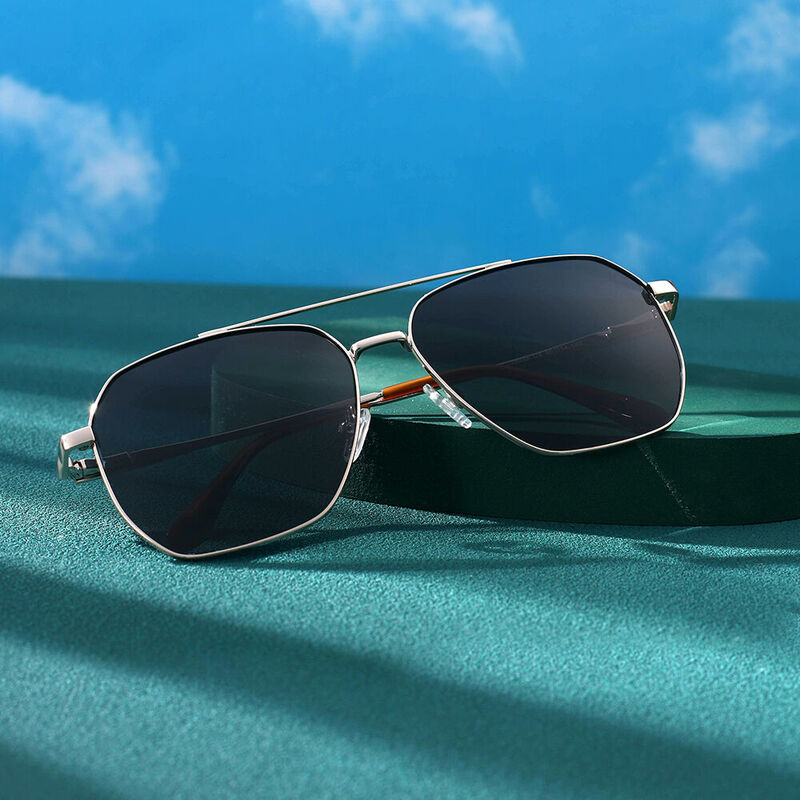 Brave Aviator Gold Sunglasses