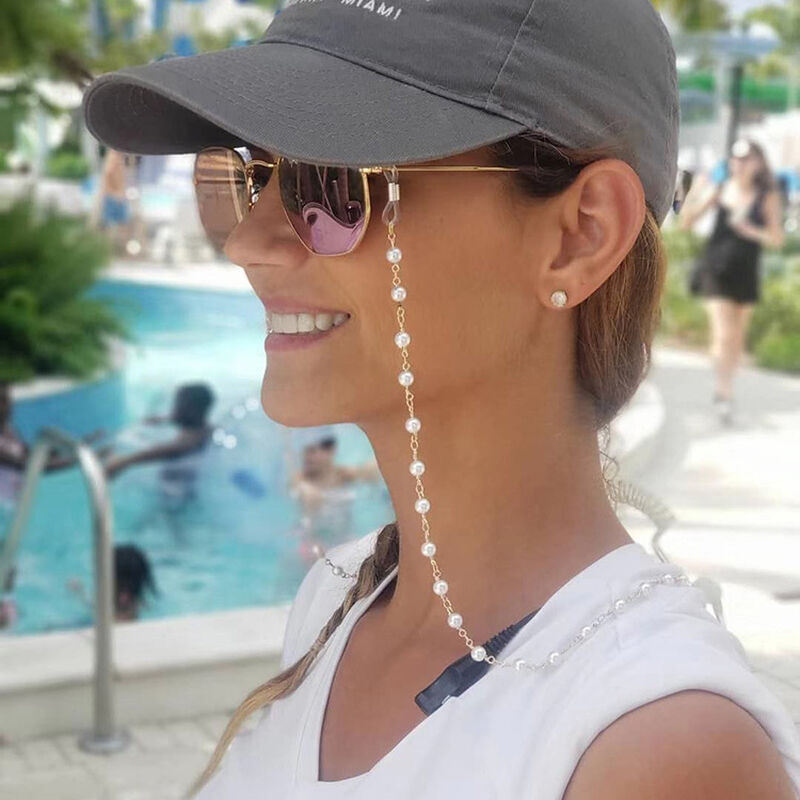 Eva Delicate Pearl Glasses Chain
