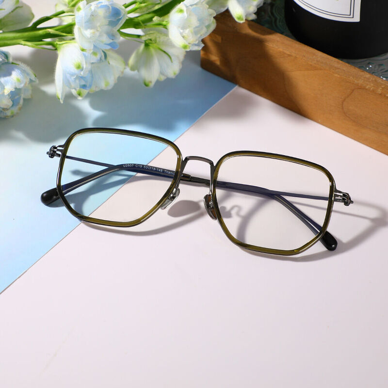 Miranda Square Green Glasses