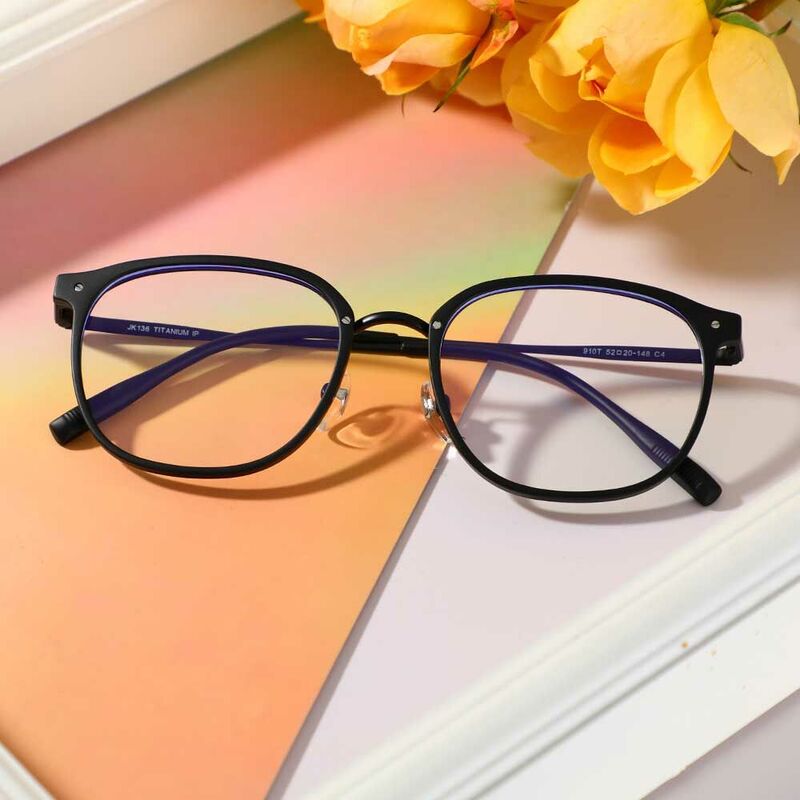 Tout Square Black Glasses