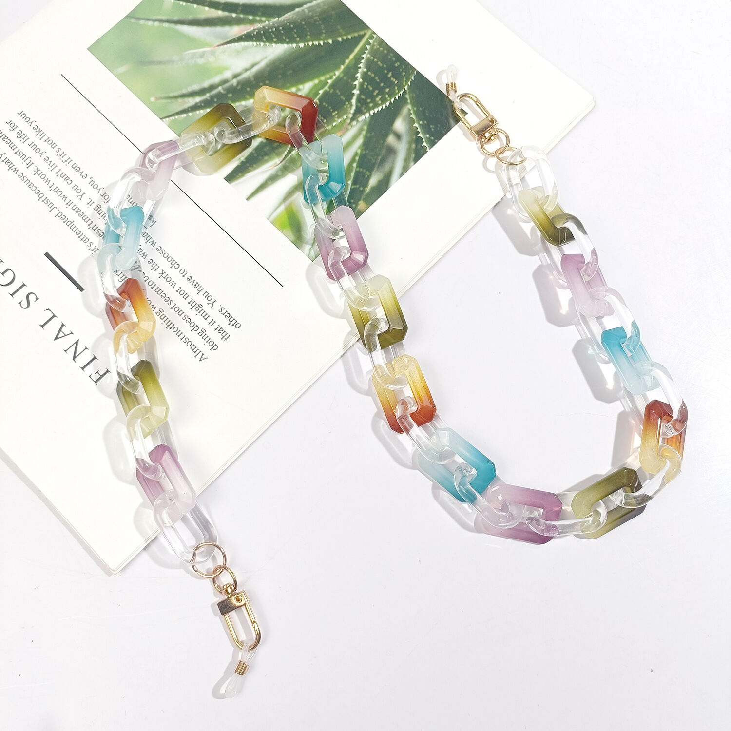 Gracie Fashion-forward Acrylic Metal Glasses Chain