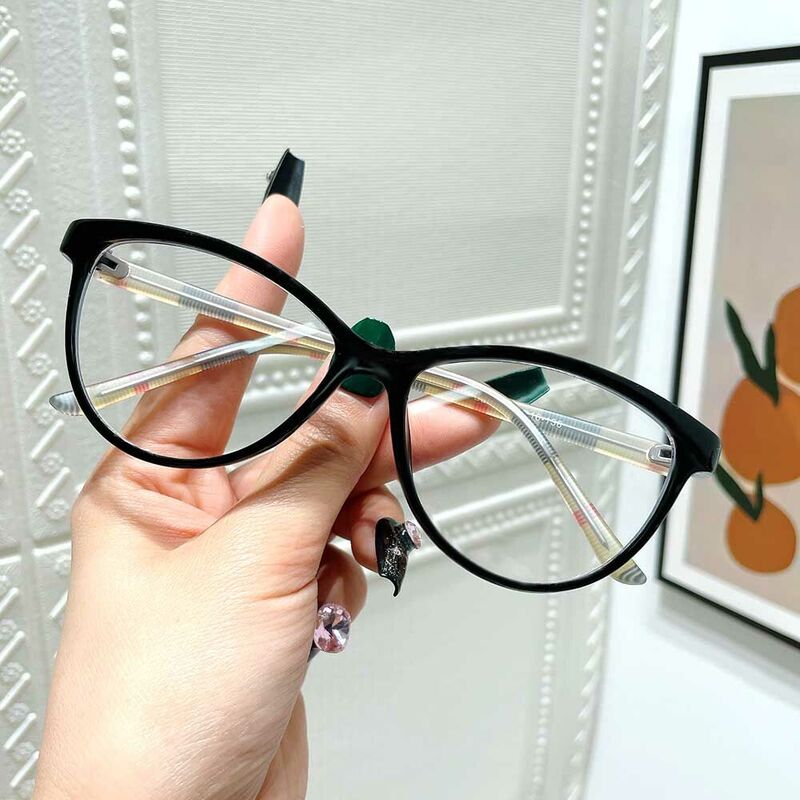 Laurie Oval Black Glasses