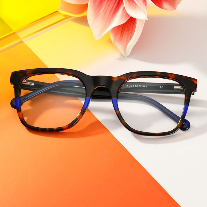 Lizzie Square Black Glasses