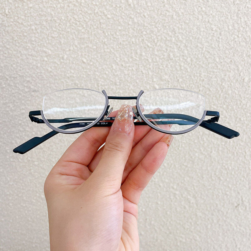 Chapmee Oval Gray Glasses