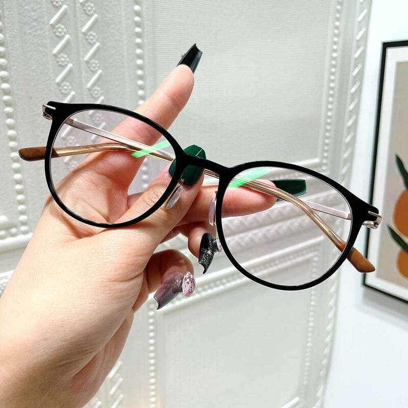 Eliot Round Black Glasses