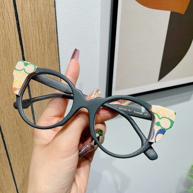 Browne Cat Eye Black Glasses