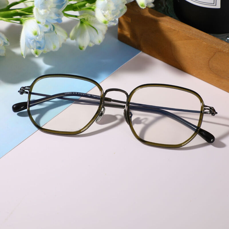 Carl Square Green Glasses