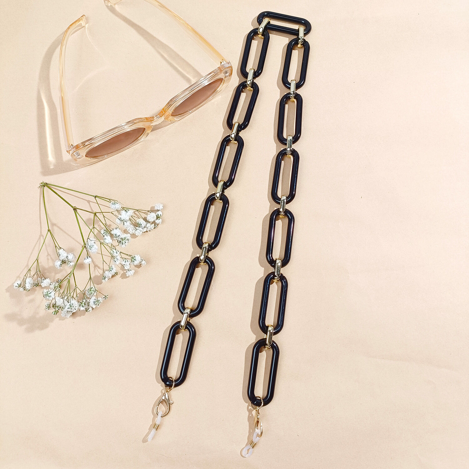 Liz Glamorous Acrylic Metal Glasses Chain