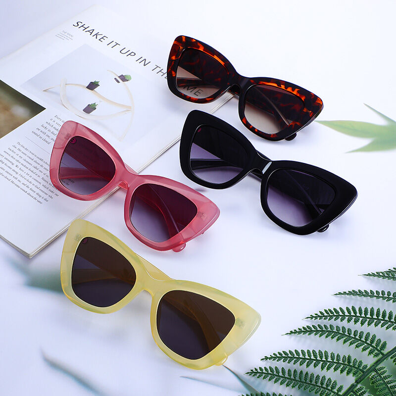 Honeymoon Cat Eye Pink/Grey Gradient Sunglasses