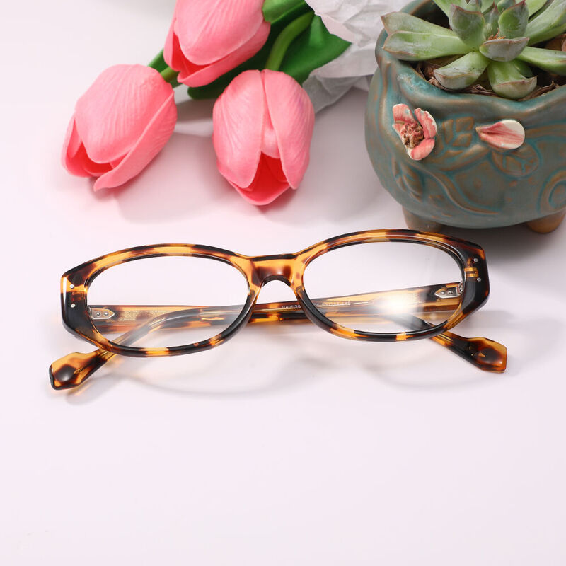 Joan Oval Tortoise Glasses