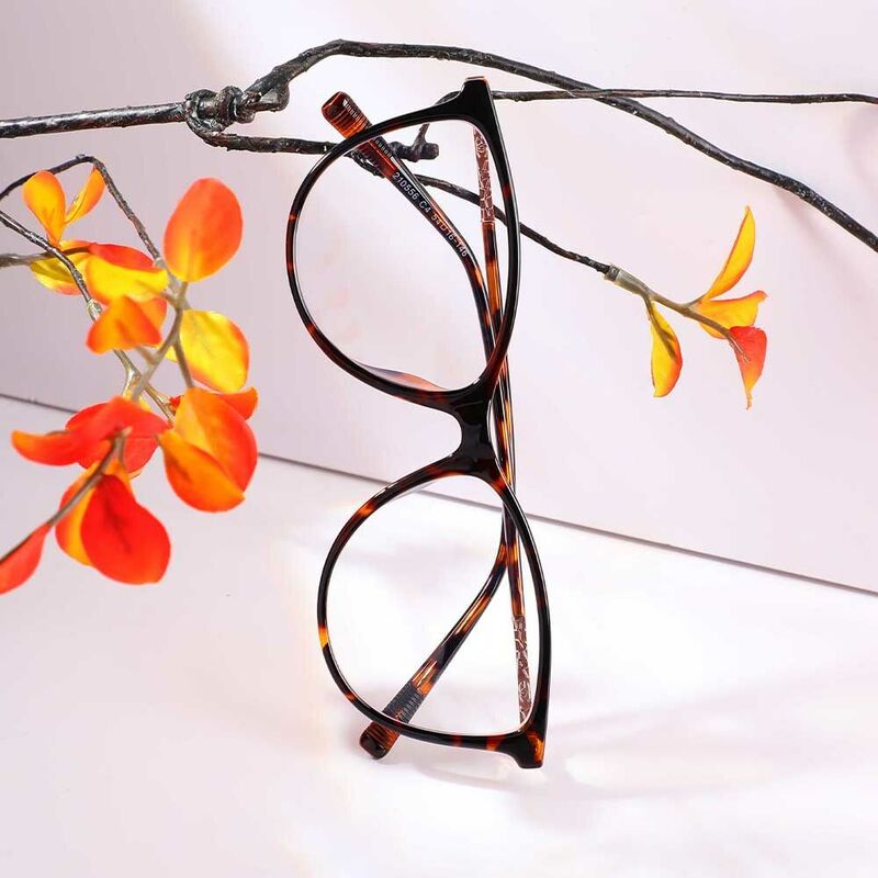 Eleanore Cat Eye Tortoise Glasses