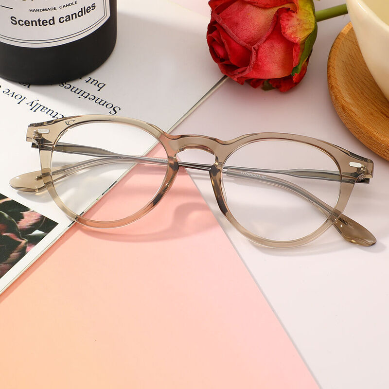 Noel Round Brown Glasses