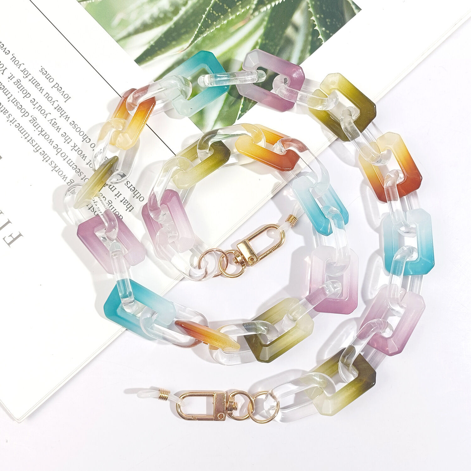 Gracie Fashion-forward Acrylic Metal Glasses Chain