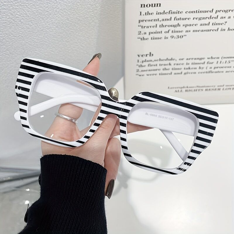 Kare Cat Eye Black Glasses